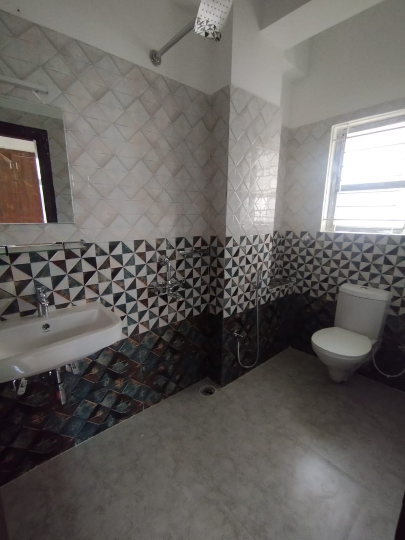 Unfurnished 3bhk in Ganesh Mandir Road, New Guwahati, Jayanta Nagar, Noonmati, Guwahati, Assam, India for Rent